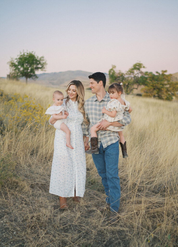 quick tricks to become a better family and newborn photographer